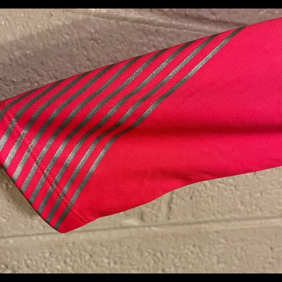 Pink Nike running top - Picture 4 of 10